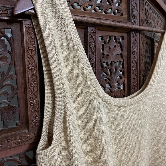 ST JOHN Basics Gold Sleeveless Top Sz Large - Picture 7 of 7